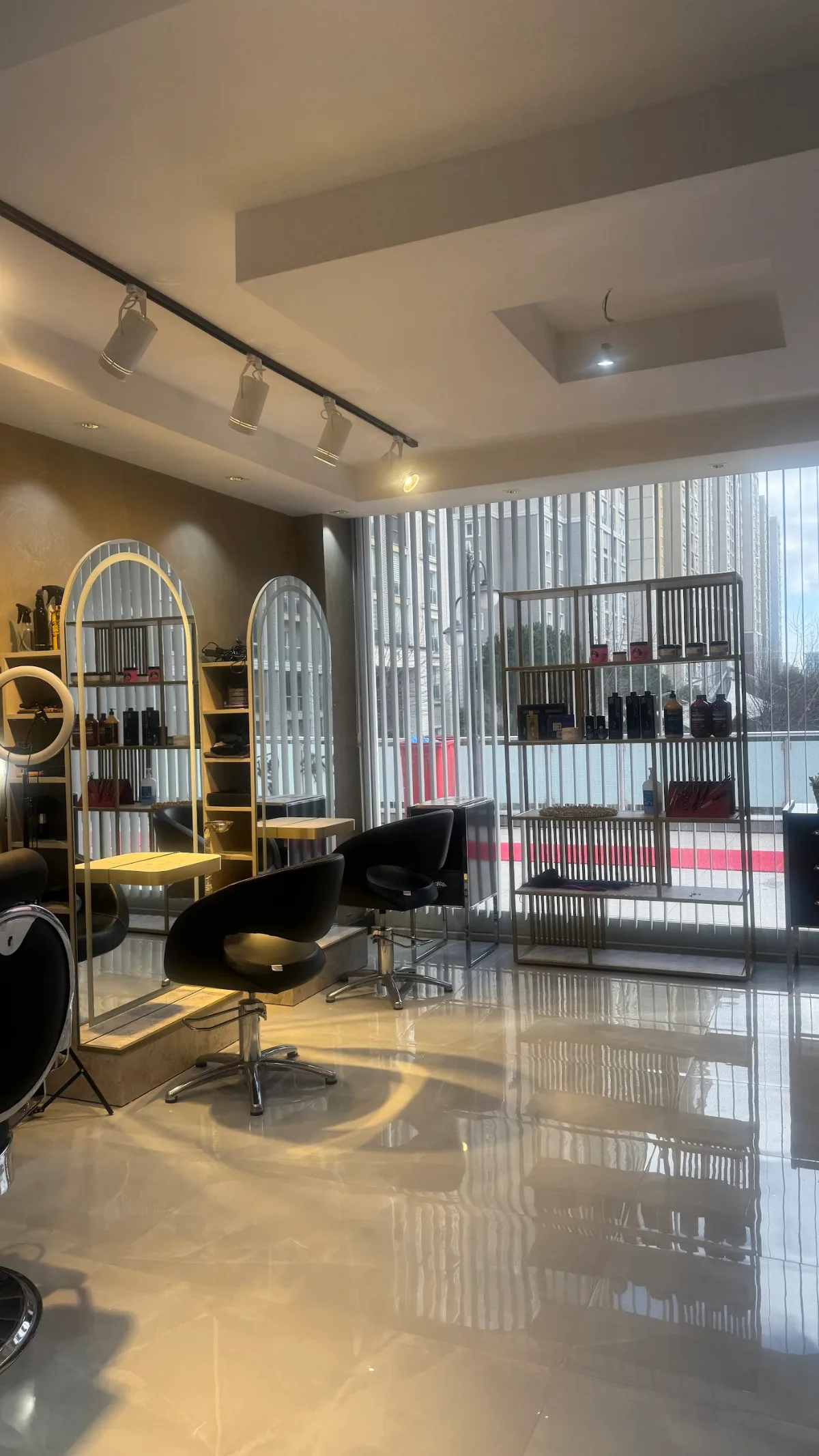 New Bahar salon içi